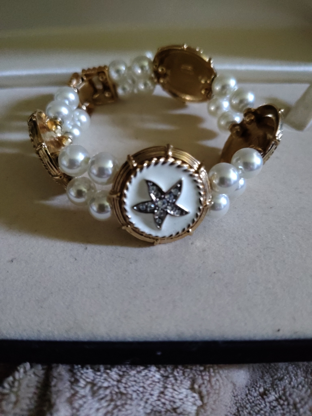 Gorgeous vintage 1980s costume jewelry piece by Butler! ✨ This stunning nautical